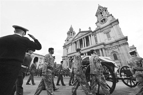 ��D��15�գ���Ӣ���׶��������ʼ��T���ڱ���o�͡��`�ѡ����_(d��)ʥ���_����á����A��l(f��)