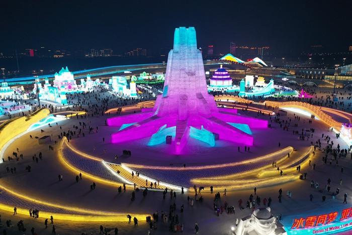 人氣爆棚！第26屆哈爾濱冰雪大世界今日開(kāi)園