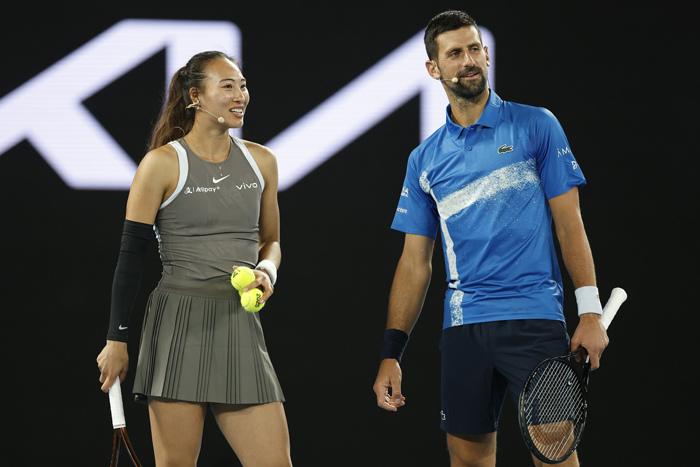 夢(mèng)幻聯(lián)動(dòng)！鄭欽文搭檔德約出戰(zhàn)澳網(wǎng)表演賽