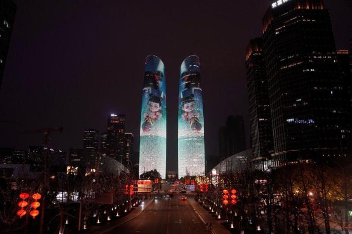 成都點(diǎn)亮地標(biāo) 慶?！赌倪钢[?！房偲狈客黄?00億元