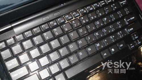 酷炫中國風 新藍11寸上網(wǎng)本S11A廣州到貨