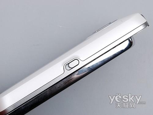 800萬像素拍照旗艦 白色諾基亞N86開箱圖賞