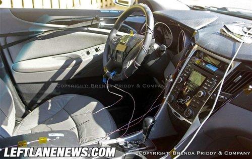 借鑒沃爾沃設(shè)計(jì) 索納塔YF內(nèi)飾首次曝光 汽車之家 借鑒沃爾沃設(shè)計(jì) 索納塔YF內(nèi)飾首次曝光 汽車之家