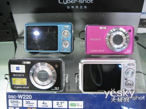 家用時(shí)尚卡片機(jī) 索尼W220送2G卡僅1440元
