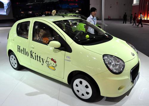 售價(jià)3.98萬元 熊貓1.0L成都車展亮相