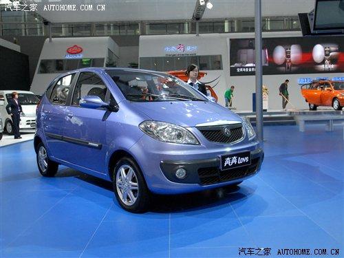 外觀變化大 廣州車展搶先實(shí)拍新款奔奔 汽車之家 外觀變化大 廣州車展搶先實(shí)拍新款奔奔 汽車之家