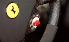 彗星撞地球 奧迪R8單挑法拉利Scuderia