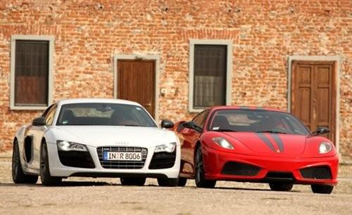 彗星撞地球 奧迪R8單挑法拉利Scuderia