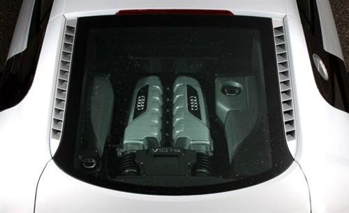 彗星撞地球 奧迪R8單挑法拉利Scuderia