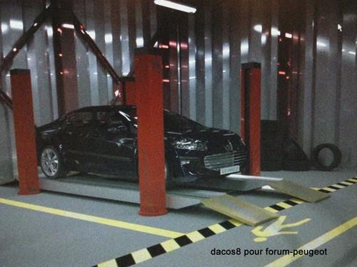 與C5同平臺(tái) 標(biāo)致408海外路試諜照首曝