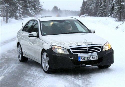 預(yù)計年底亮相 改款奔馳C級路試首次曝光 汽車之家 預(yù)計年底亮相 改款奔馳C級路試首次曝光 汽車之家