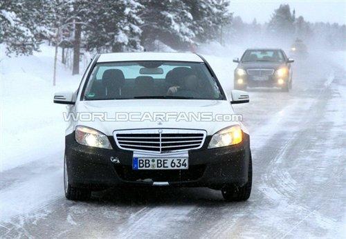 預(yù)計年底亮相 改款奔馳C級路試首次曝光 汽車之家 預(yù)計年底亮相 改款奔馳C級路試首次曝光 汽車之家