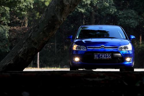 試駕雪鐵龍C4 VTS轎跑車(chē)