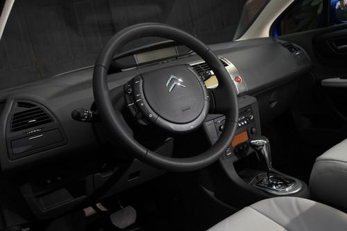 試駕雪鐵龍C4 VTS轎跑車