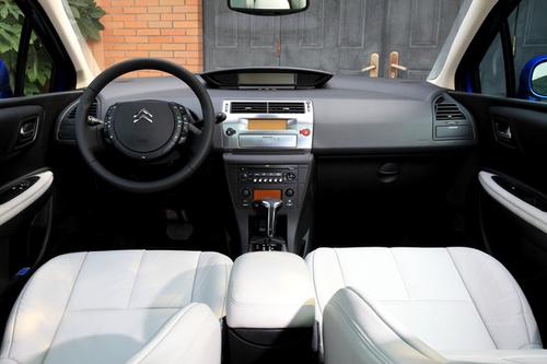 試駕雪鐵龍C4 VTS轎跑車