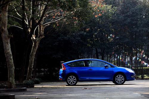 試駕雪鐵龍C4 VTS轎跑車(chē)