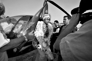 2��18�գ�ӡ���µ���ǽ����r(n��ng)�����ɿ��Ƞ�����ӭ�H��ֱ���C�������������ϒ������nƱ���ɵĻ��h(hu��n)��