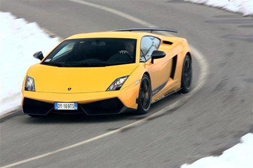 憤怒的公牛 試駕蘭博基尼Superleggera 汽車(chē)之家 憤怒的公牛 試駕蘭博基尼Superleggera 汽車(chē)之家