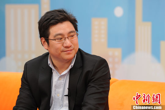 好友揭秘莫言領(lǐng)獎(jiǎng)軼事稱其平時(shí)愛(ài)喝茶看話劇(2)