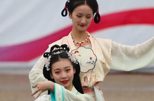 如何讓“國(guó)風(fēng)”吹向世界？媒體大咖熱議