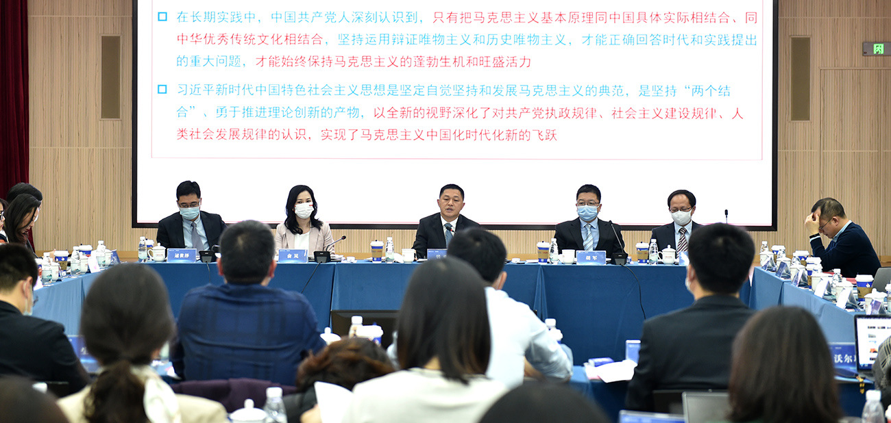 中國推動綠色低碳高質(zhì)量發(fā)展 歐企堅定在華投資信心<p>    生態(tài)環(huán)境部與歐在華跨國企業(yè)高層圓桌會向外界傳遞出中國推動綠色低碳高質(zhì)量發(fā)展的決心，提振外資企業(yè)在華投資的信心，進一步深化生態(tài)環(huán)境領(lǐng)域合作，共同推進美麗中國建設(shè)。<p>