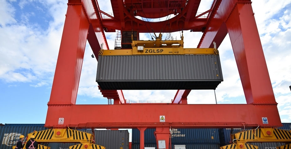 蓬勃十年：貿(mào)易暢通連萬里，鋪就繁榮“高速路”