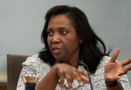 美媒：美政府請(qǐng)求最高法院允許其解雇美聯(lián)儲(chǔ)理事庫(kù)克  