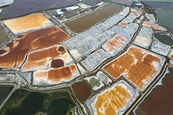 山西運城鹽湖色彩斑斕 空中俯瞰宛如調(diào)色盤
