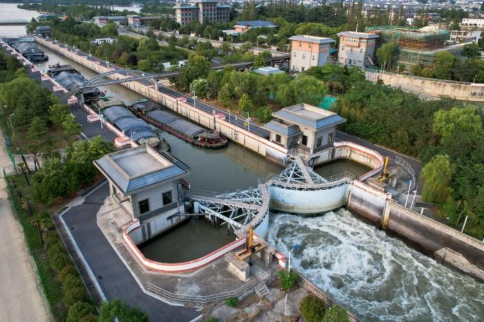 京杭運(yùn)河揚(yáng)州段：千年水道經(jīng)久不衰