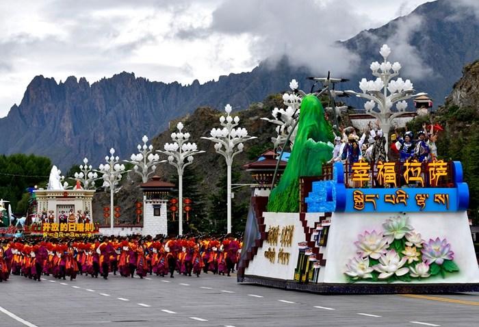 西藏自治區(qū)成立60周年慶祝大會(huì)在拉薩舉行